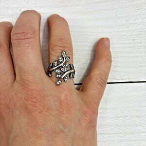 Womens Silver Tone Leaf Ring Rhinestone Branch Nature Statement Size 7